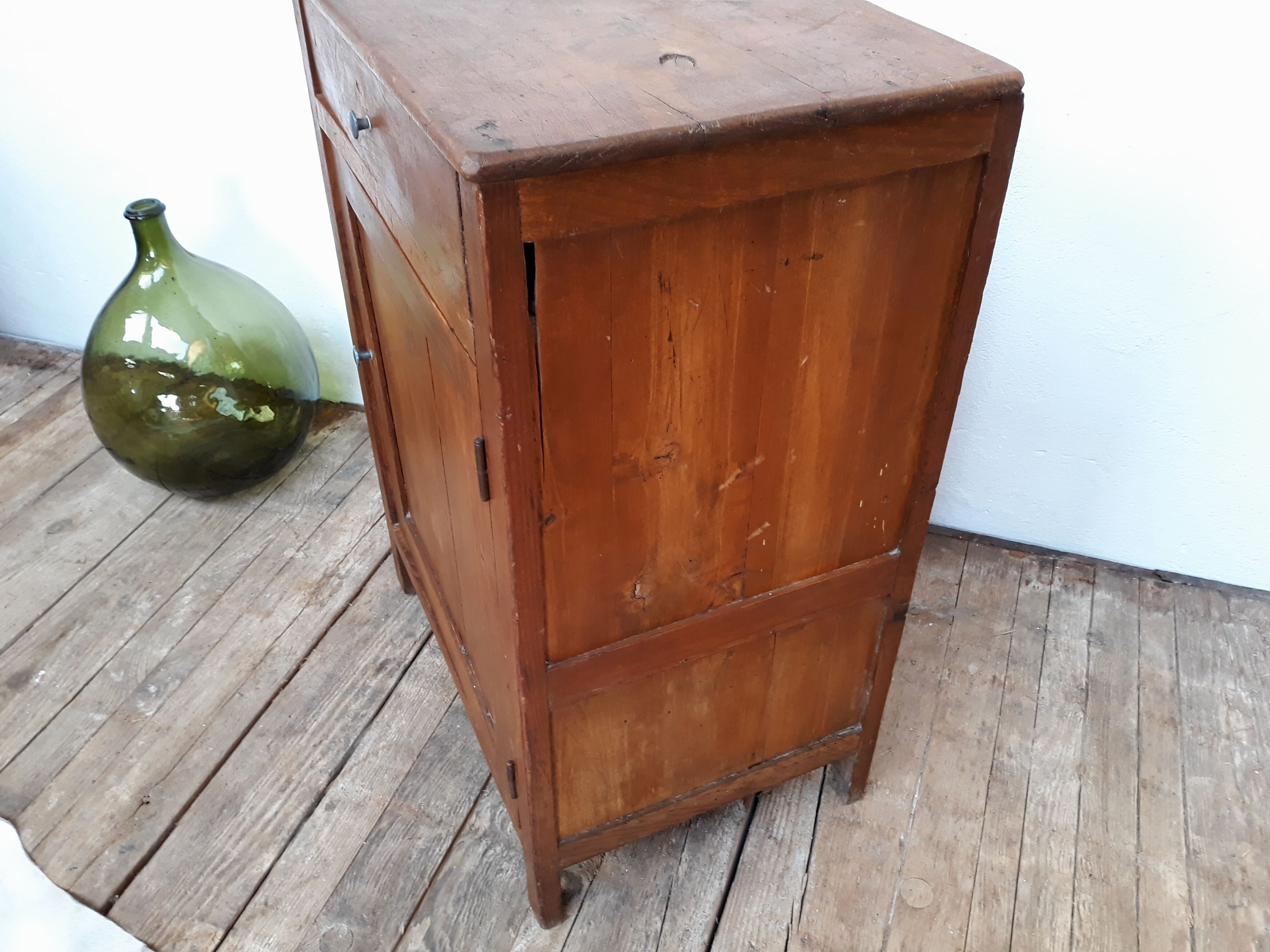 Small buffet, Paris 1950