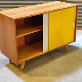 Buffet U 452 jaune par Jiri Jiroutek pour Interier Praha 1960