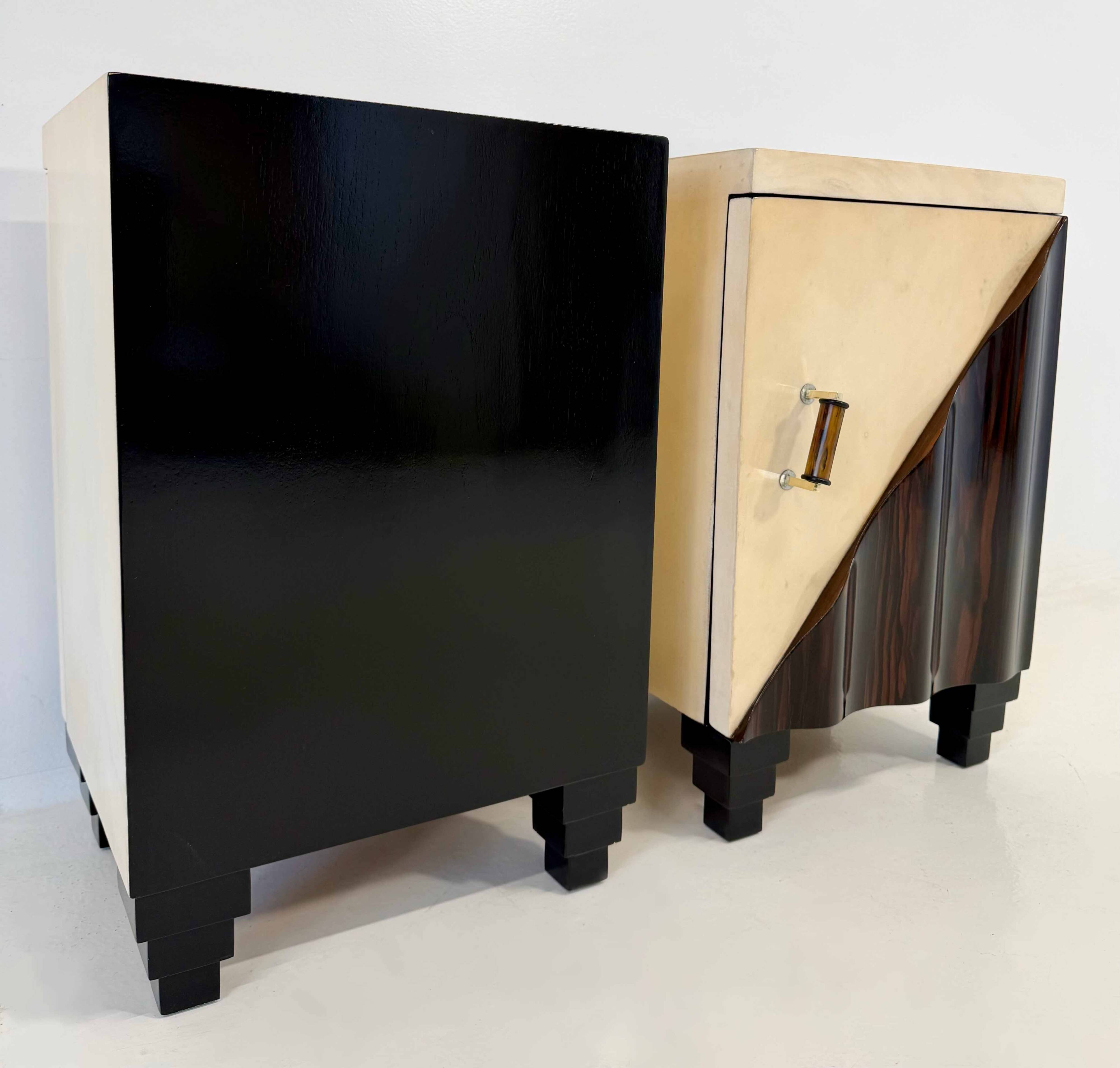 Paire de tables de nuit Art Déco italiennes attribuées à Gaetano Borsani, années 1930.