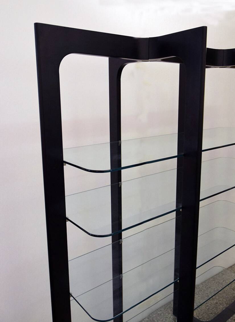 Wood and glass bookcase/display cabinet attributed to Bernini, 1970s.