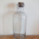 Flacon ou bouteille de pharmacie en verre - laboratoire, apothicaire