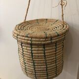 Wicker basket to hang