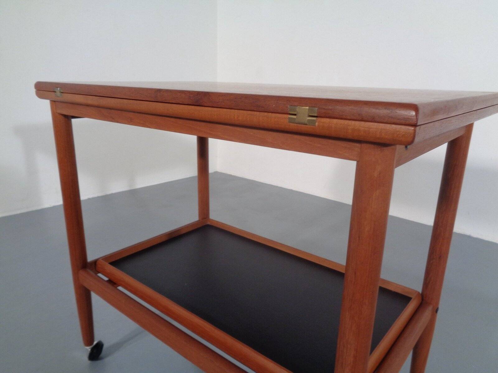 Teak Flip-Flop Expandable Cart with Removable Tray by Grete Jalk for Poul Jeppesens Møbelfabrik, Denmark, 1960s