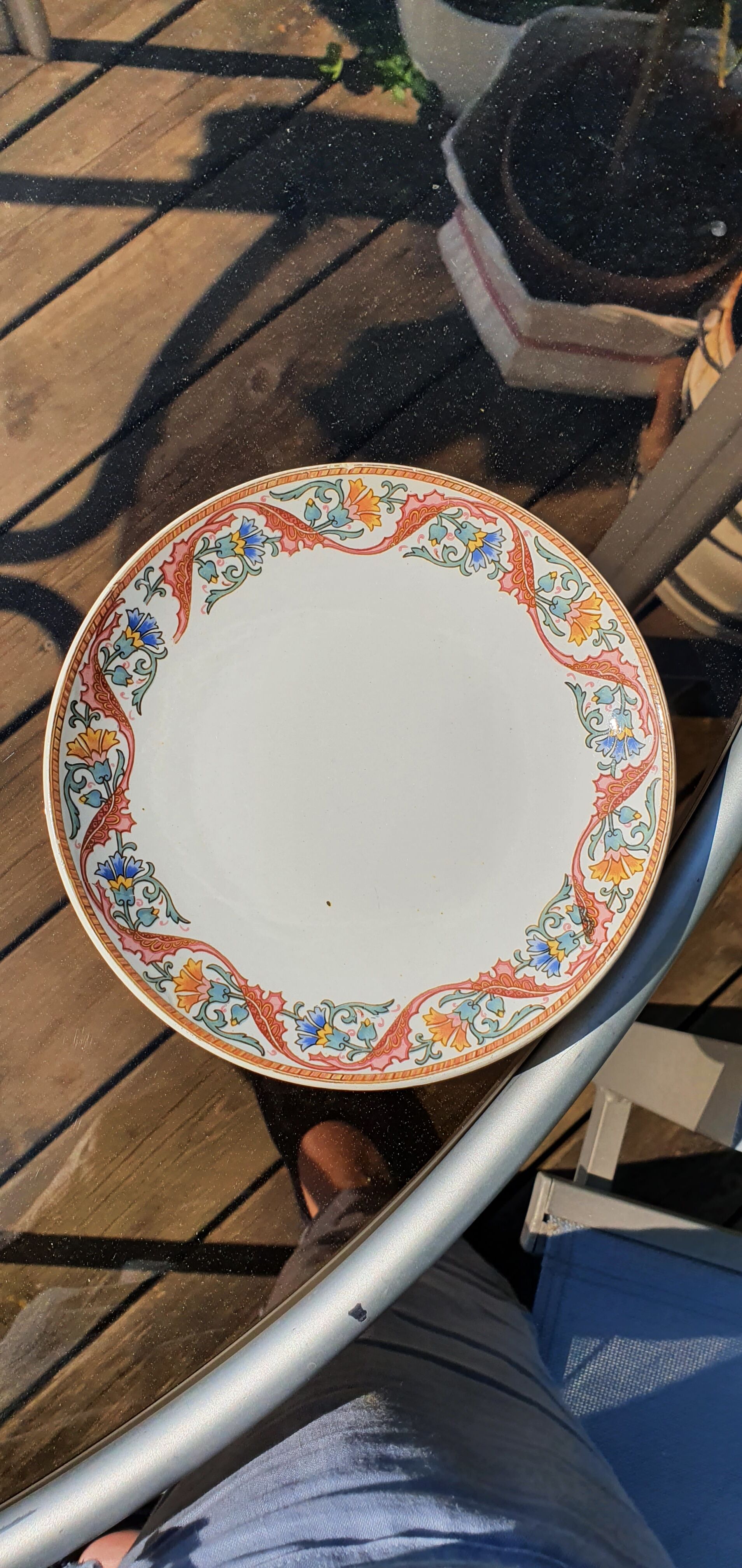 Earthenware dessert plates