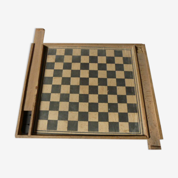 old game of checkers and game of the wooden goose
