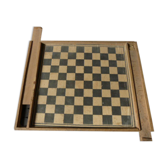 old game of checkers and game of the wooden goose