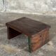 Petit tabouret d'appoint en teck upcyclé traces de chromie verte pied
