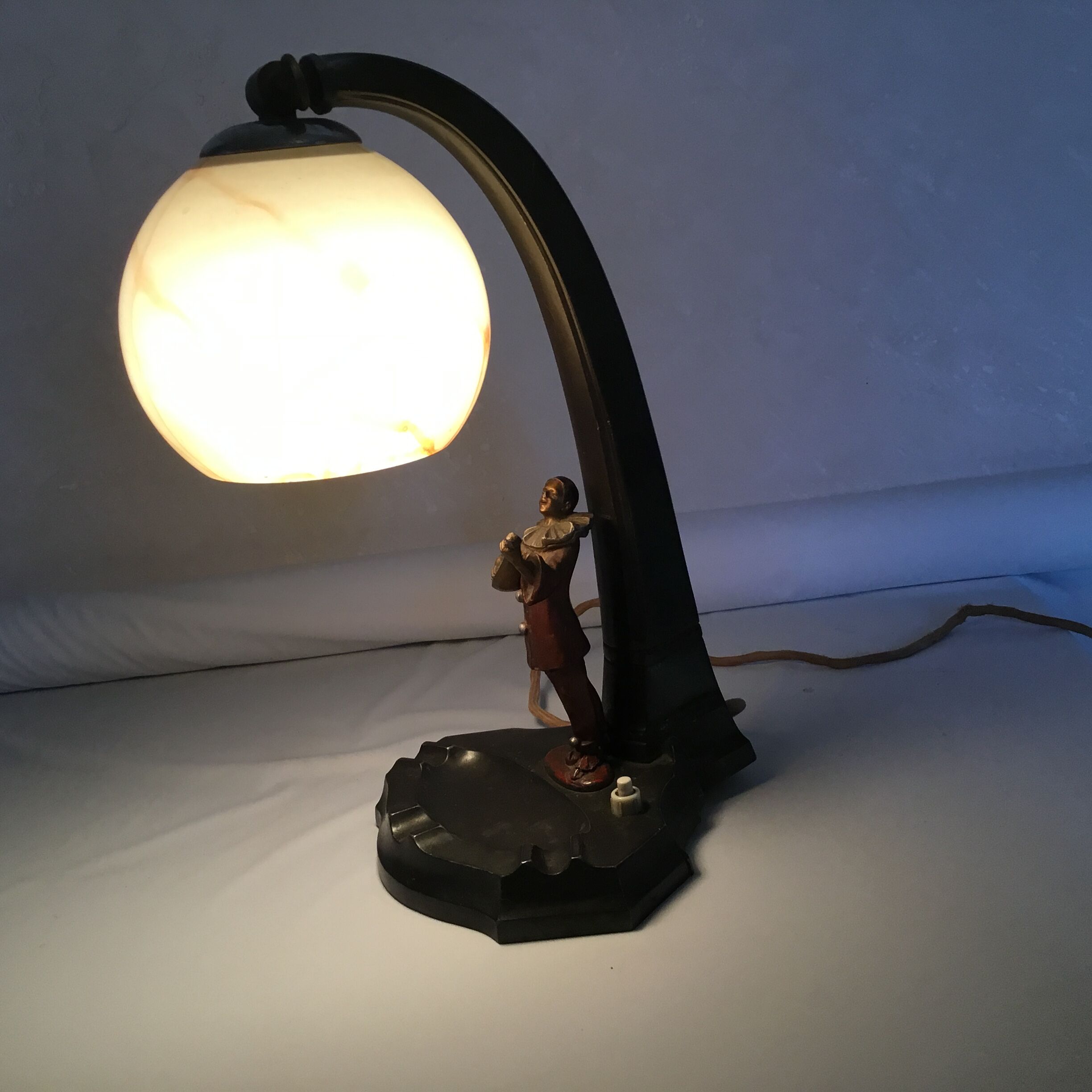 Nuremberg pierrot lead lamp