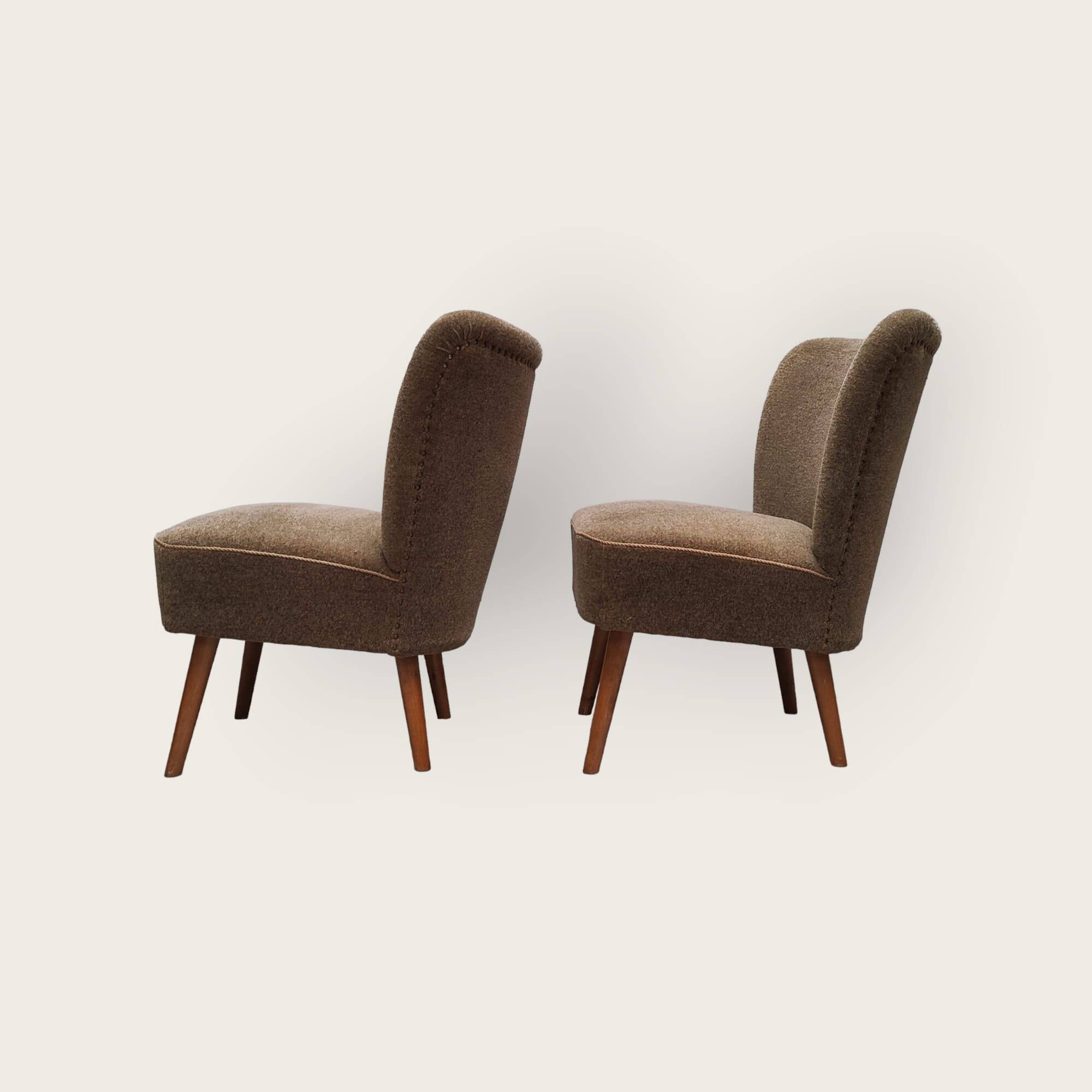 Deux fauteuils cocktail du milieu du siècle