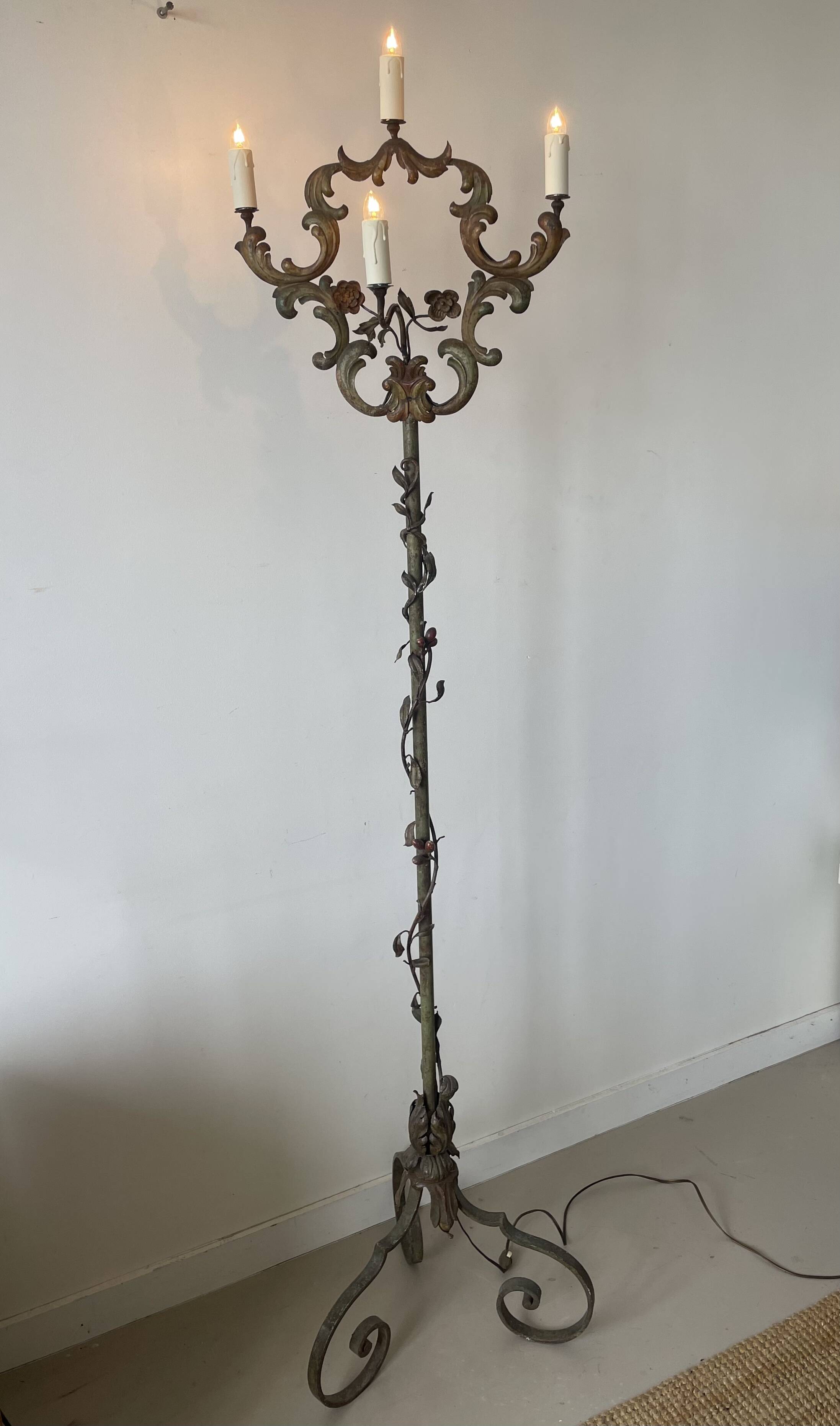 Florentine floor lamp in old painted sheet metal