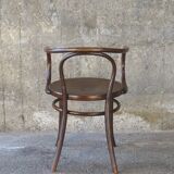 Chair Thonet B9 says Le Corbusier 1902 sitting wood