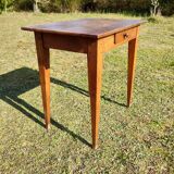 Spindle legs desk