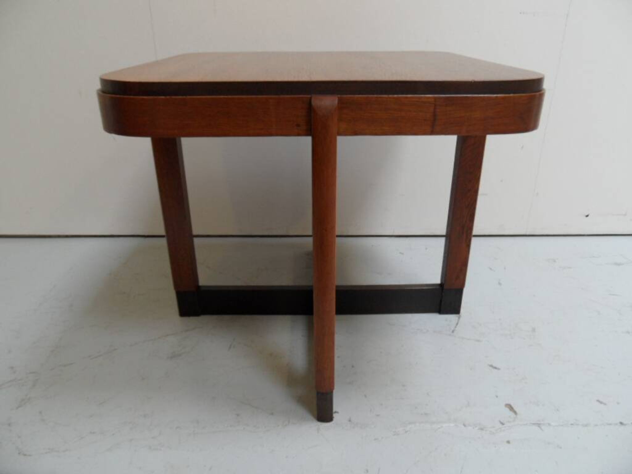 Table basse en chêne art déco