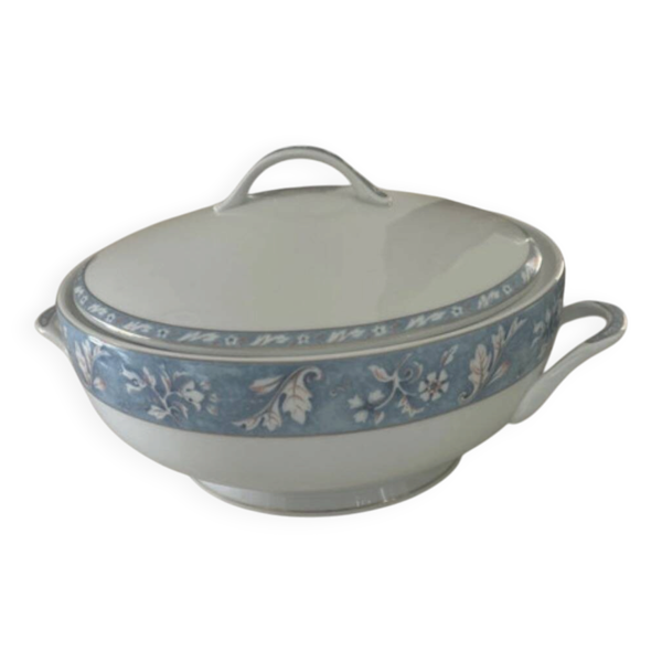 Soupière en porcelaine de limoges signée Philippe deshouliere