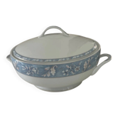 Soupière en porcelaine de limoges signée Philippe deshouliere