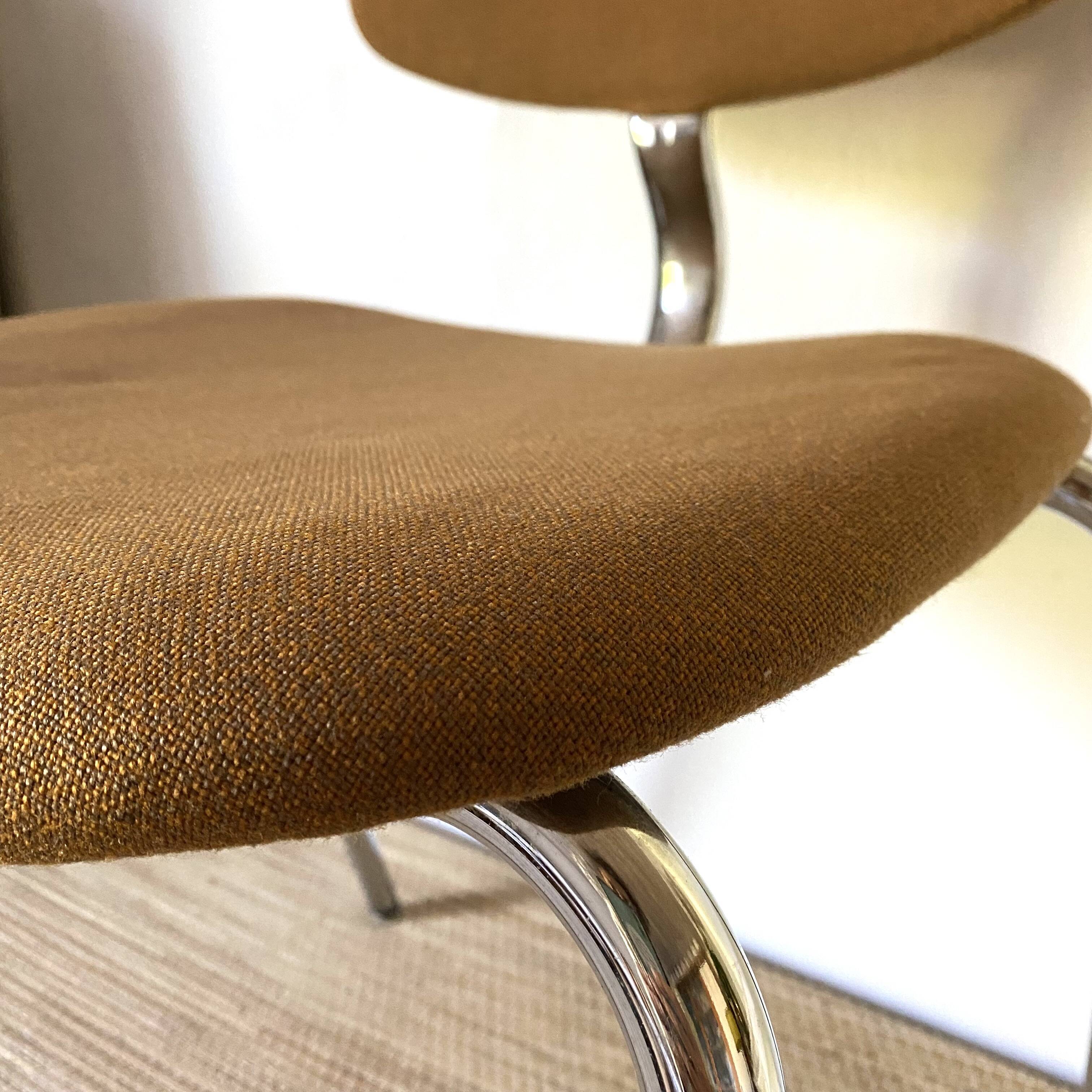 Vintage Strafor n chair