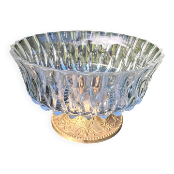 Très jolie coupe à fruits en verre sur un pied en laiton en très bon état.