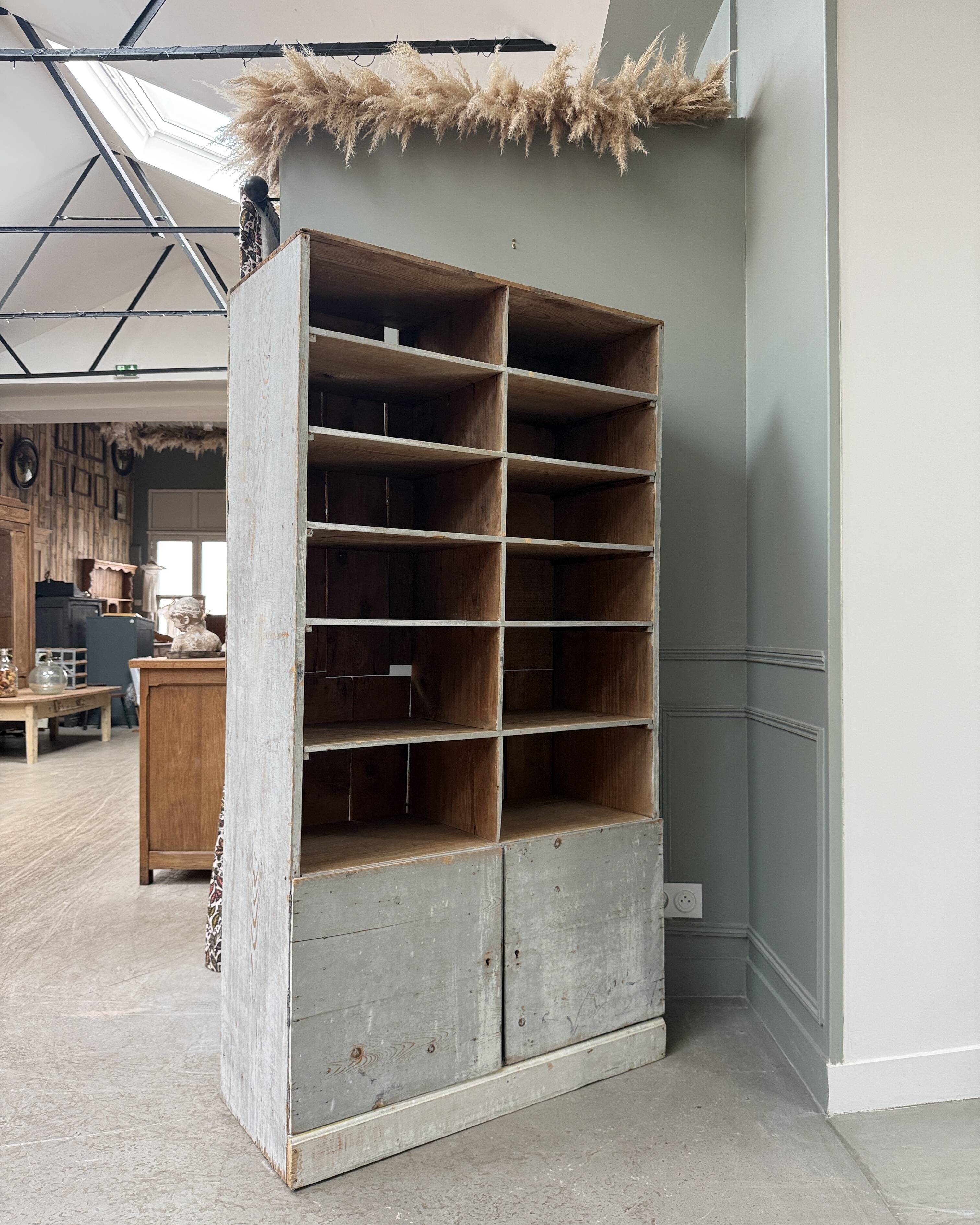 Patinated workshop furniture with compartments (renovated)