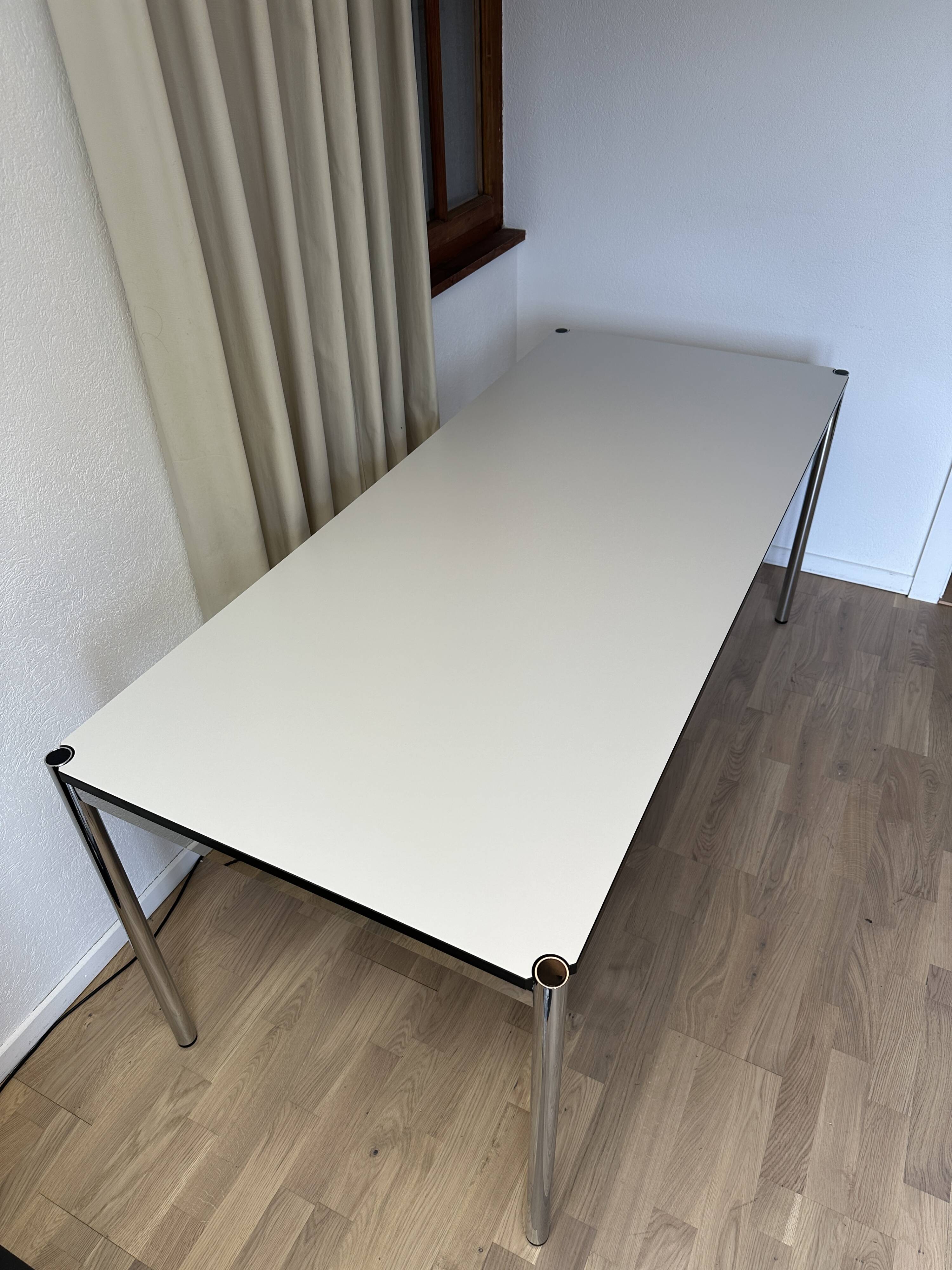 USM Haller desk in pearl grey laminate