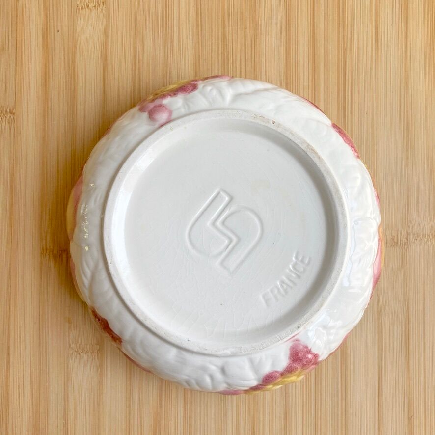 Salad bowl in slip Sarreguemines