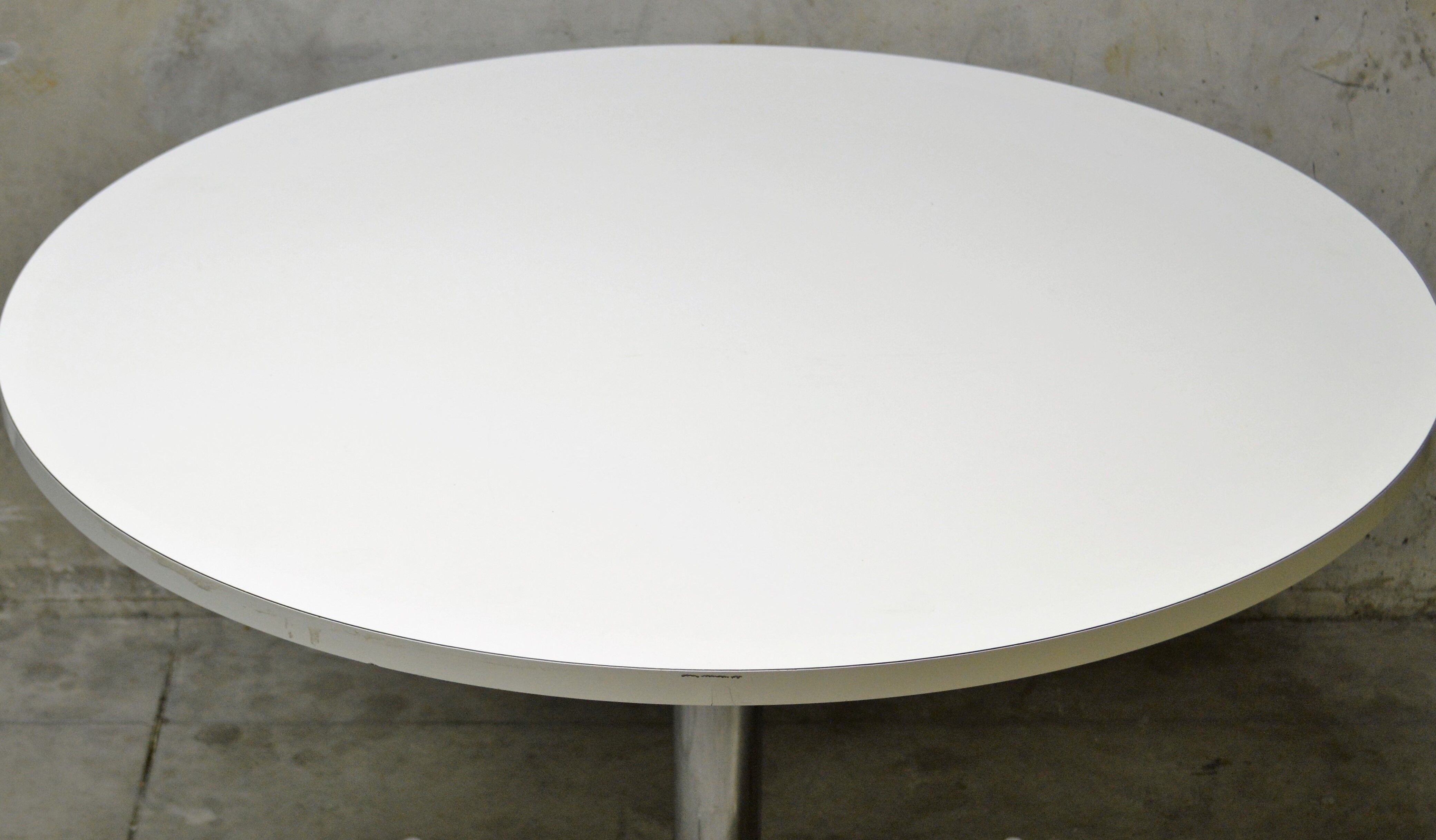 Round table dining room of the 60s/70s vintage design