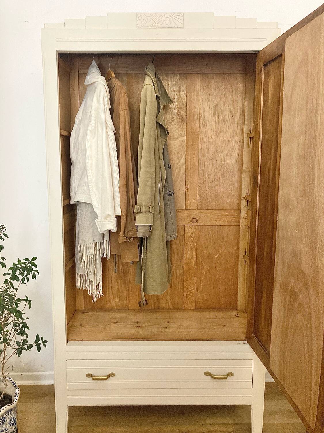 Small Parisian wardrobe