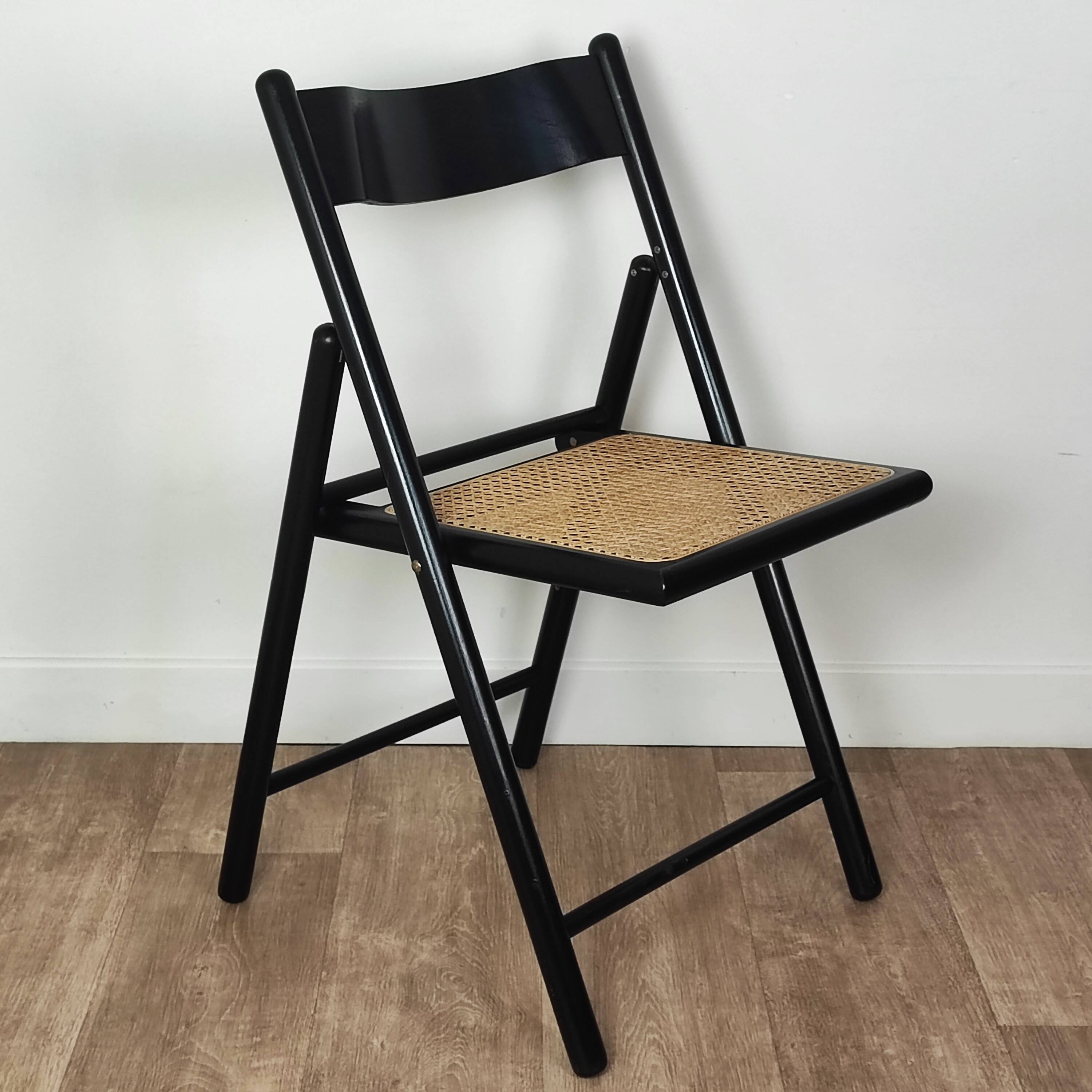 Chaises pliantes en bois et rotin