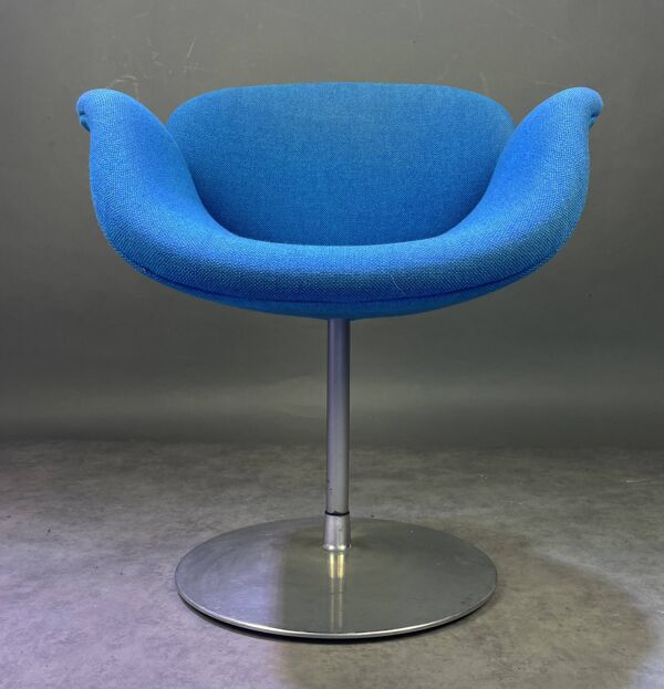 Chaise Little Tulip de Pierre Paulin bleu