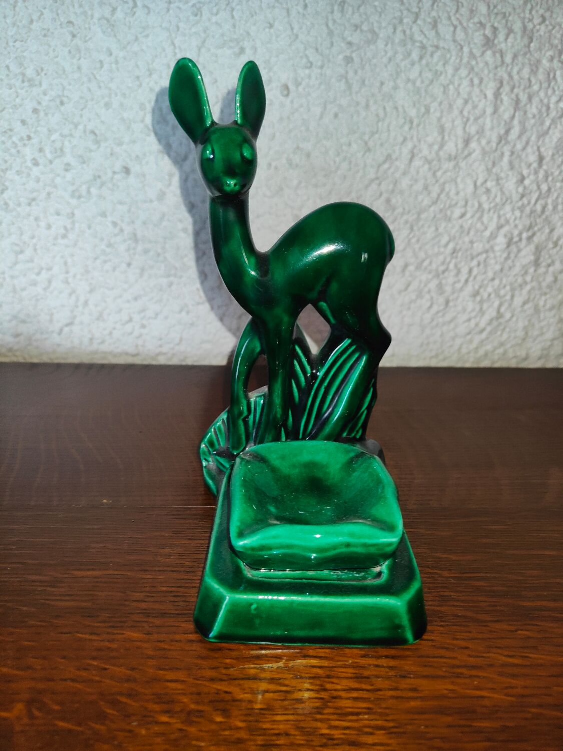 Saint Clement earthenware ashtray representing 1 doe signed Green