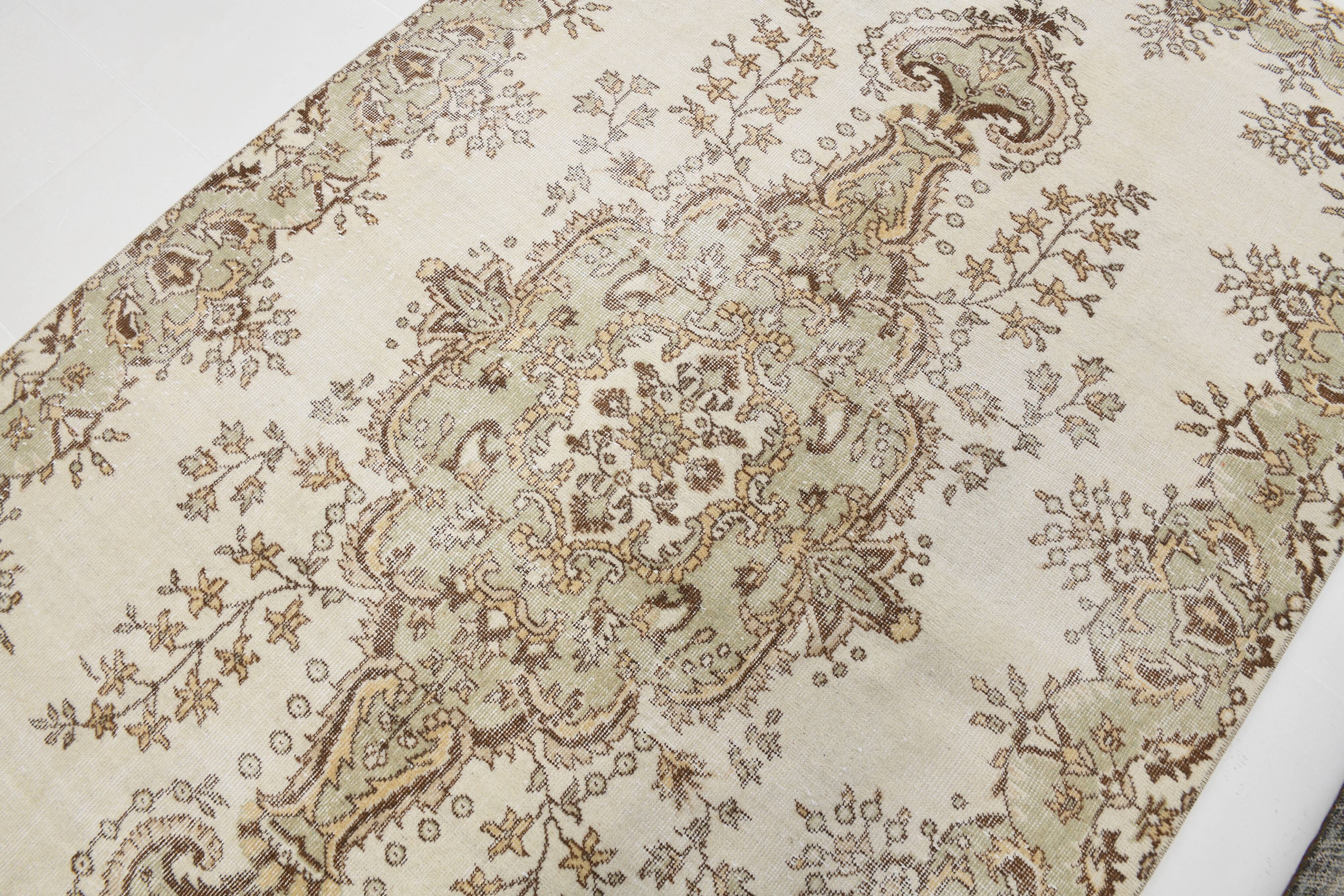 6x9 Ft Ecru-cream vintage rug, Floral design cream and brown rug.