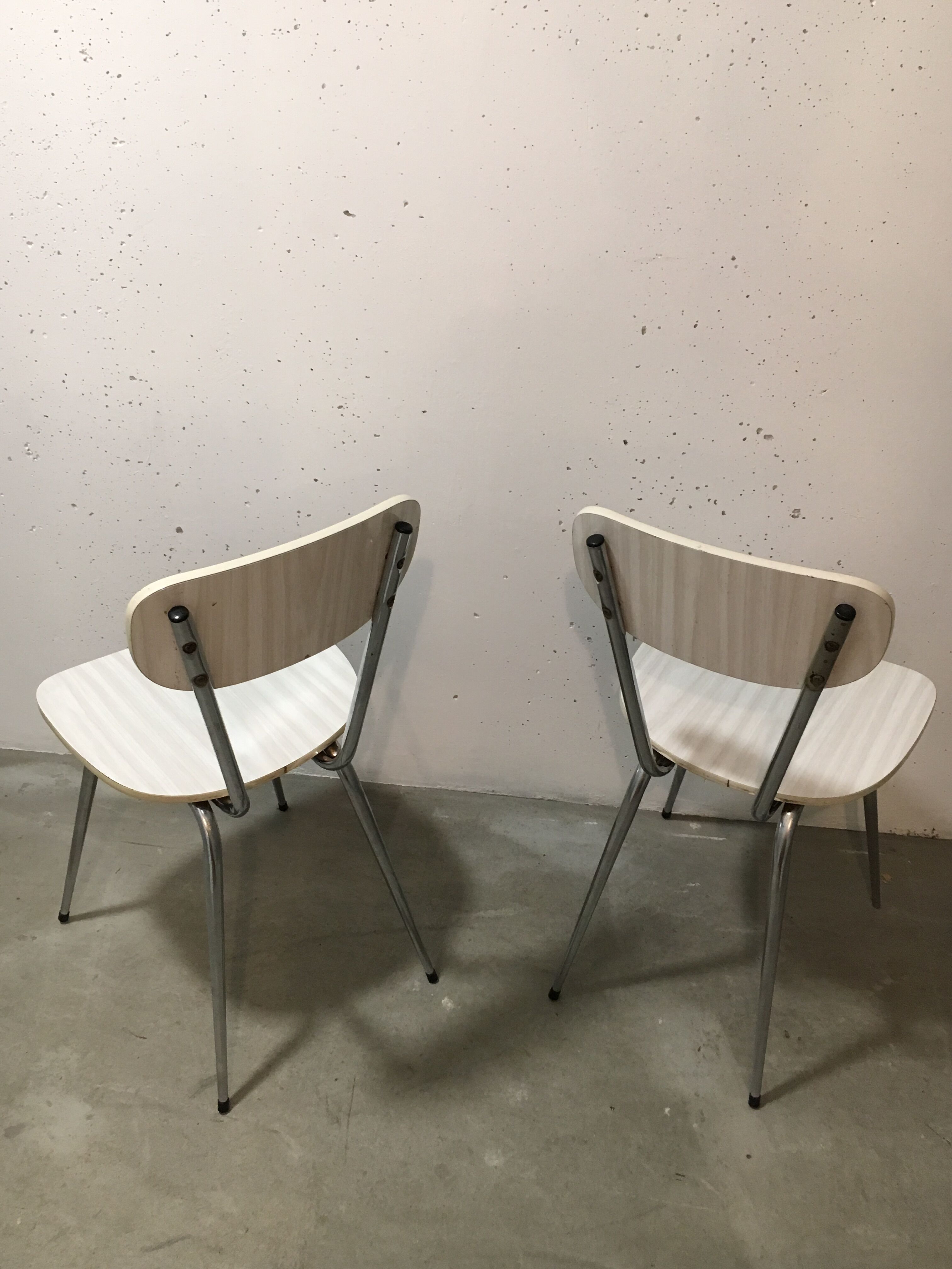 Paire de chaises formica blanc, années 60