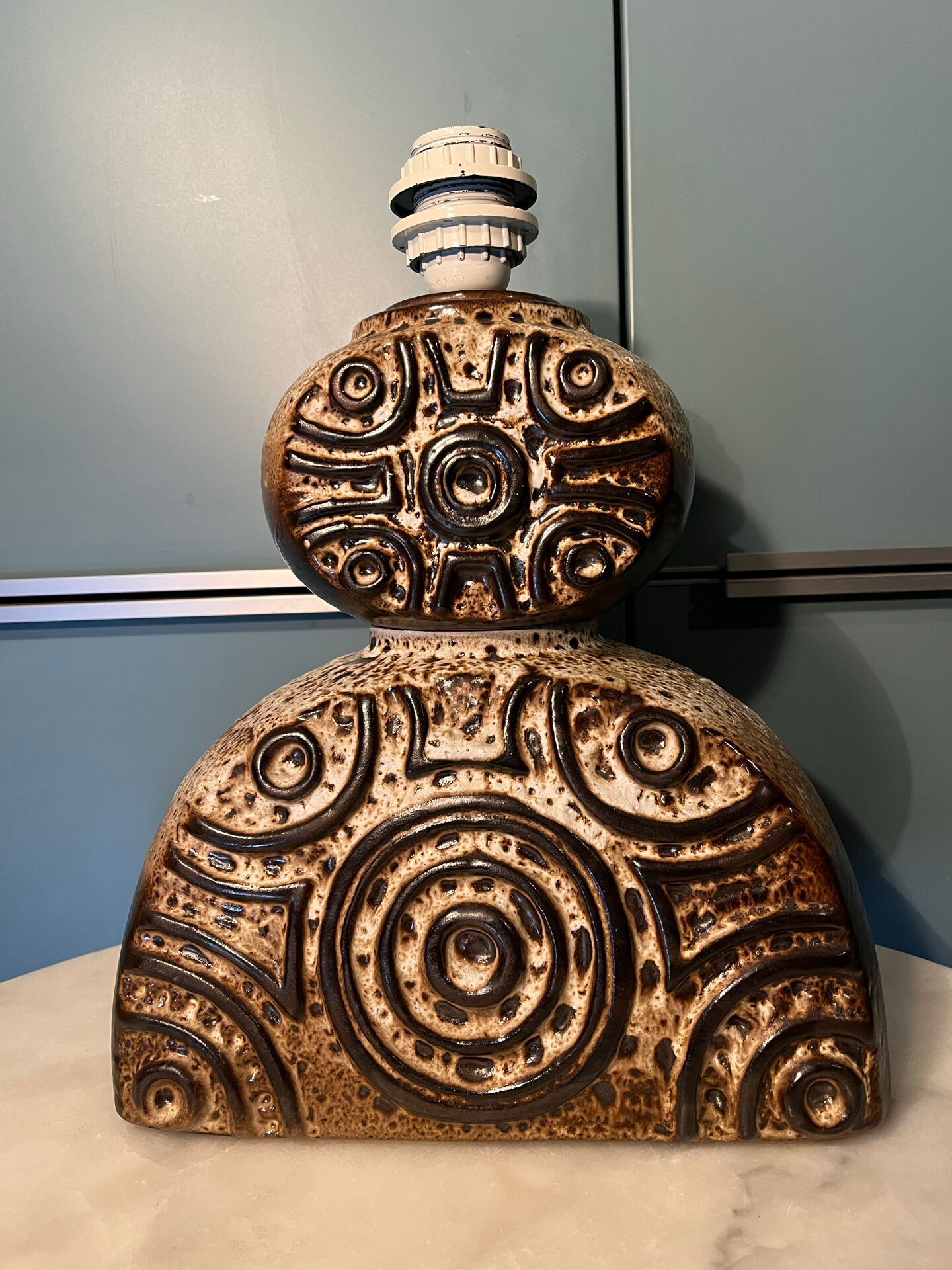 Brutalist ceramic lamp