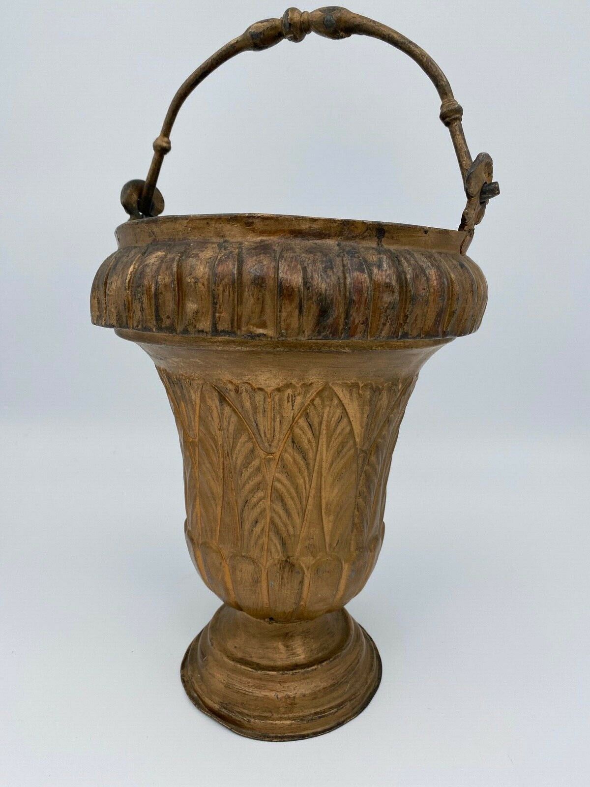 Bucket in metal XIX eme gold enhancer palmettes grande decoration