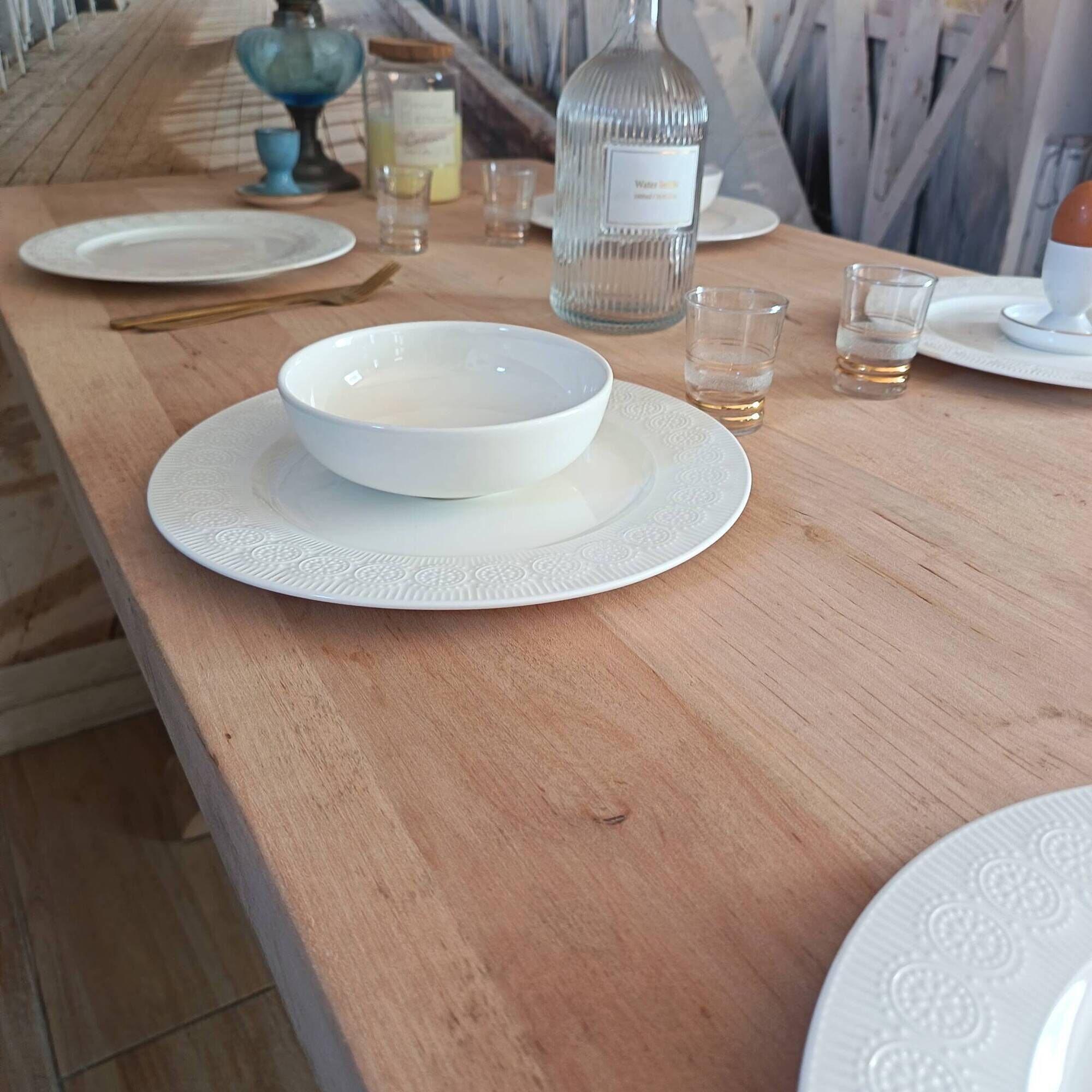 Farm table