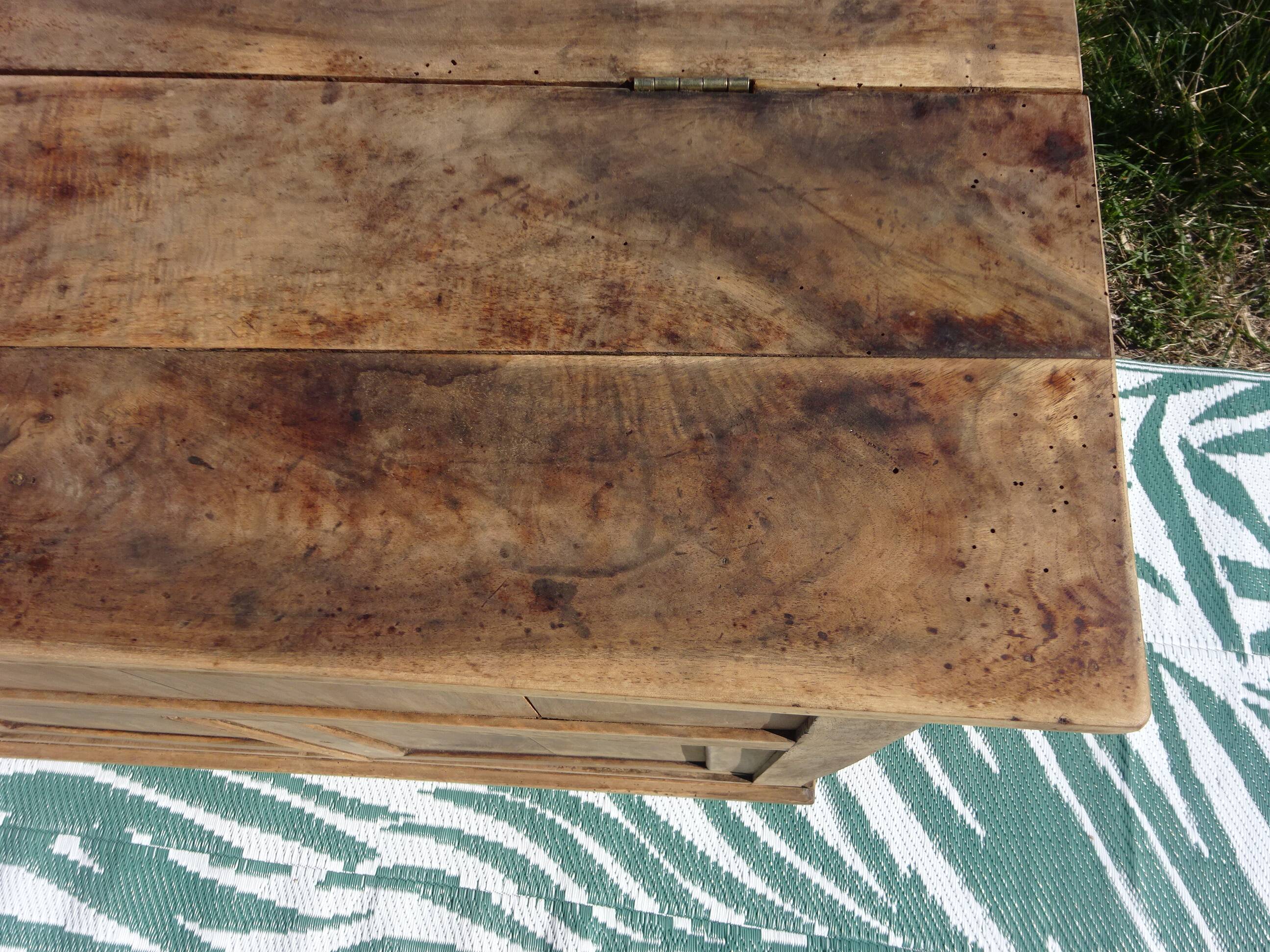Meuble de Millau, ancien buffet farinier