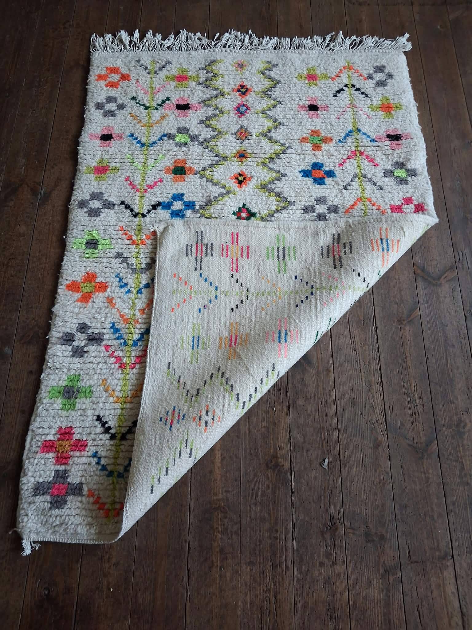 Tapis berbère beni Ouarain fait main 144x102cm