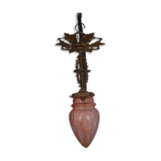 Suspension lustre en bronze verre rose émaillée