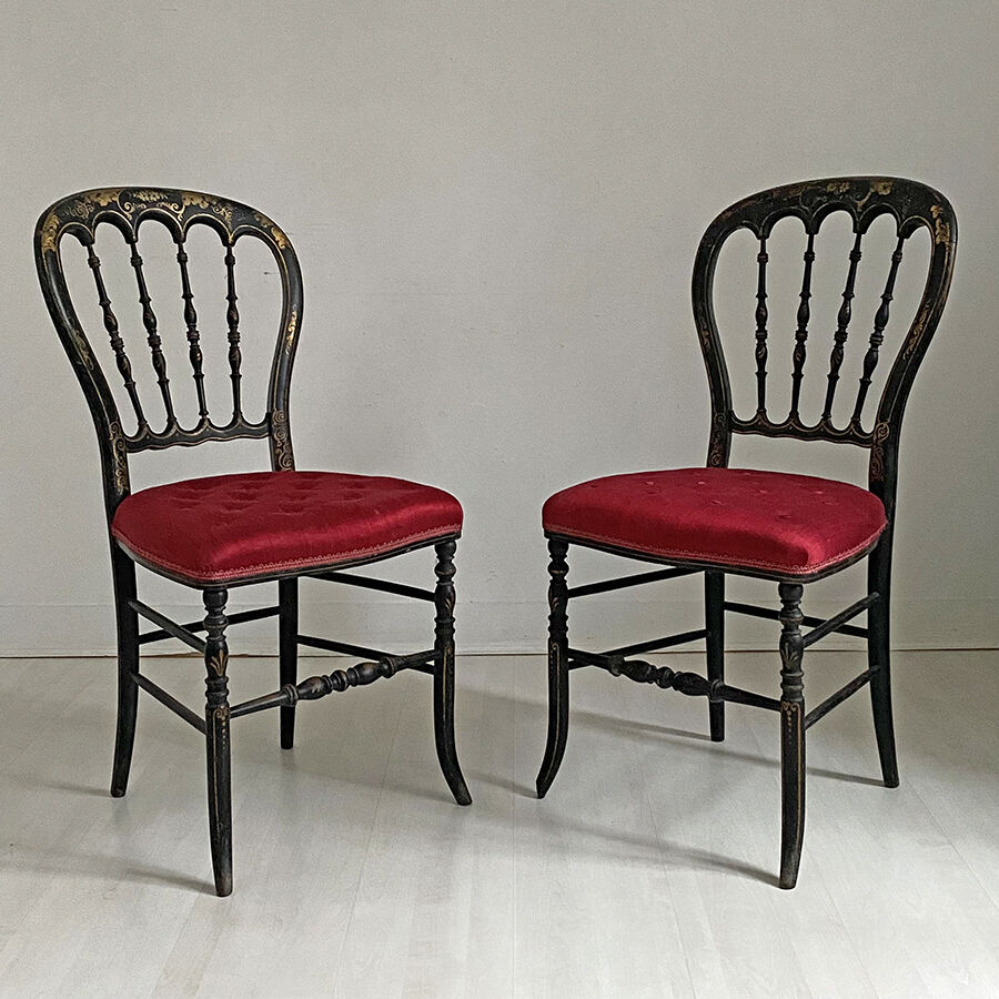 Paire de chaises Napoléon III en bois noirci