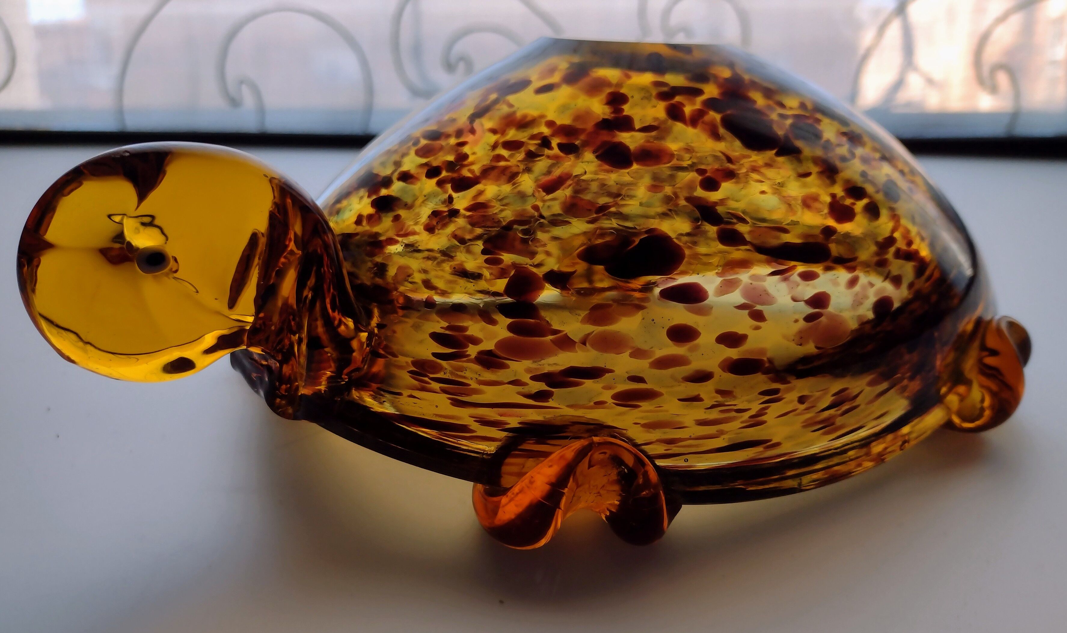 Murano speckled glass tortoise ashtray decoration