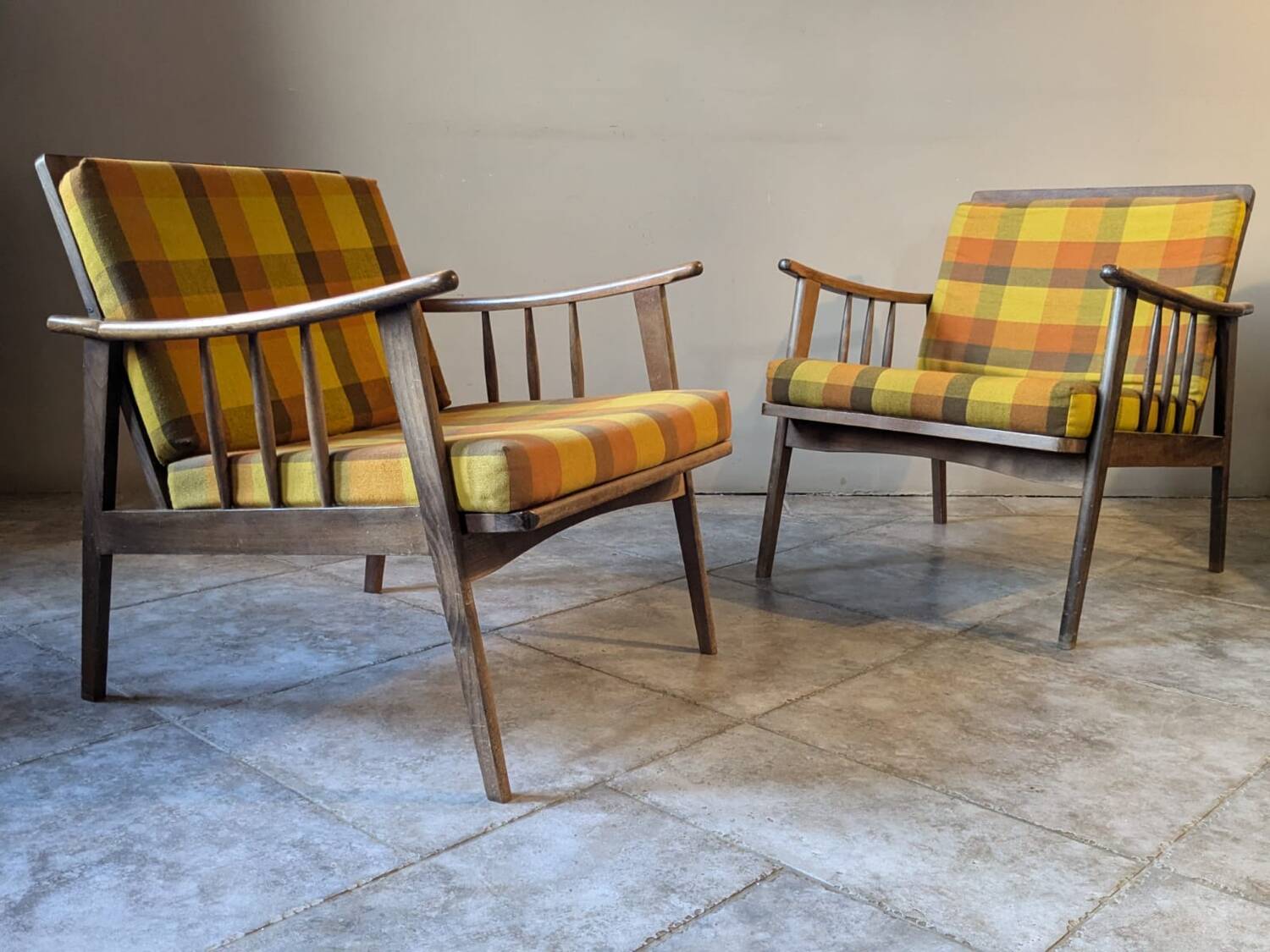 Pair of 60s Scandinavian-style armchairs by Stella