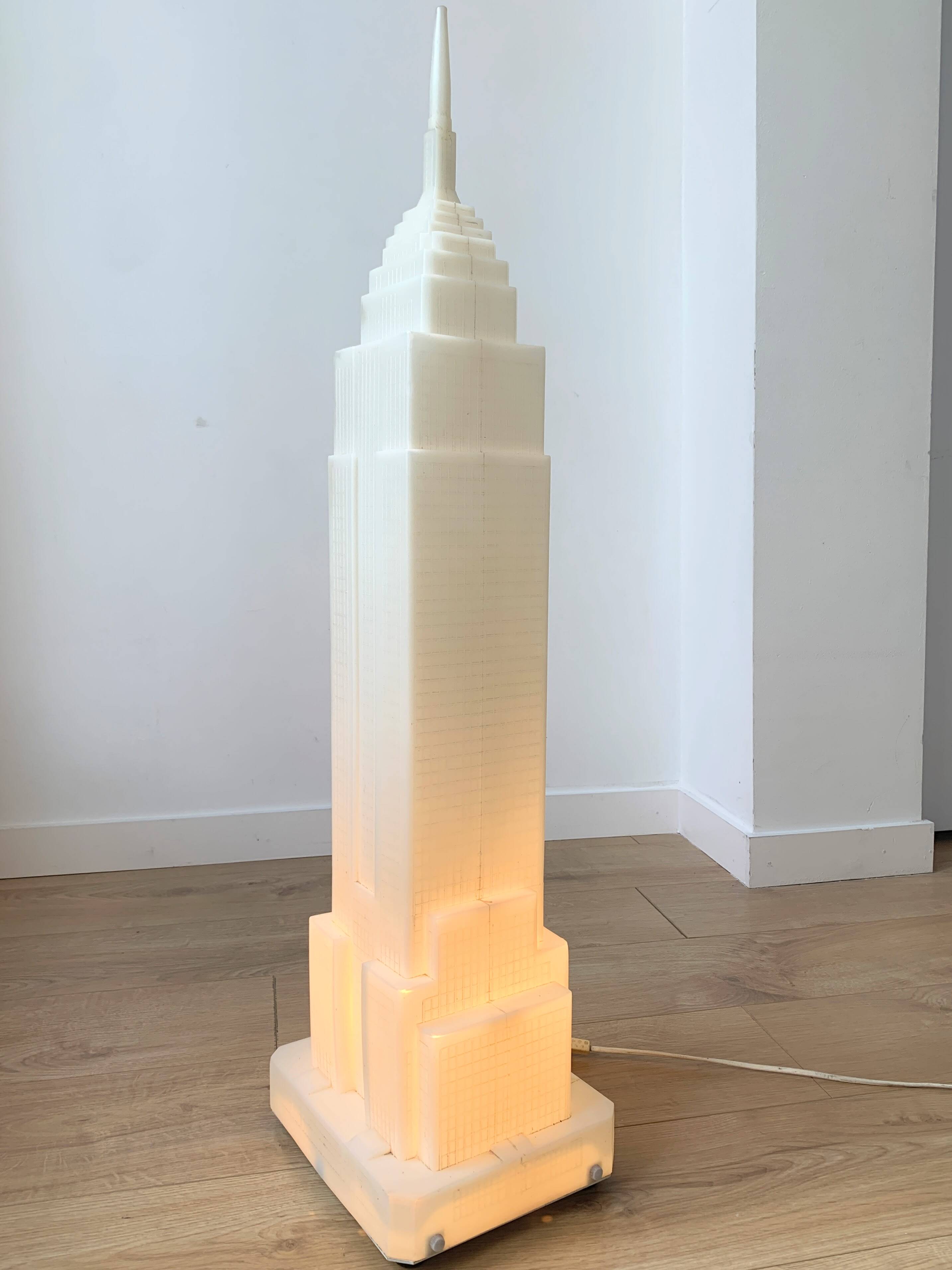 Lampe Empire State Building des années 1980 par Takahashi Denson pour Midori