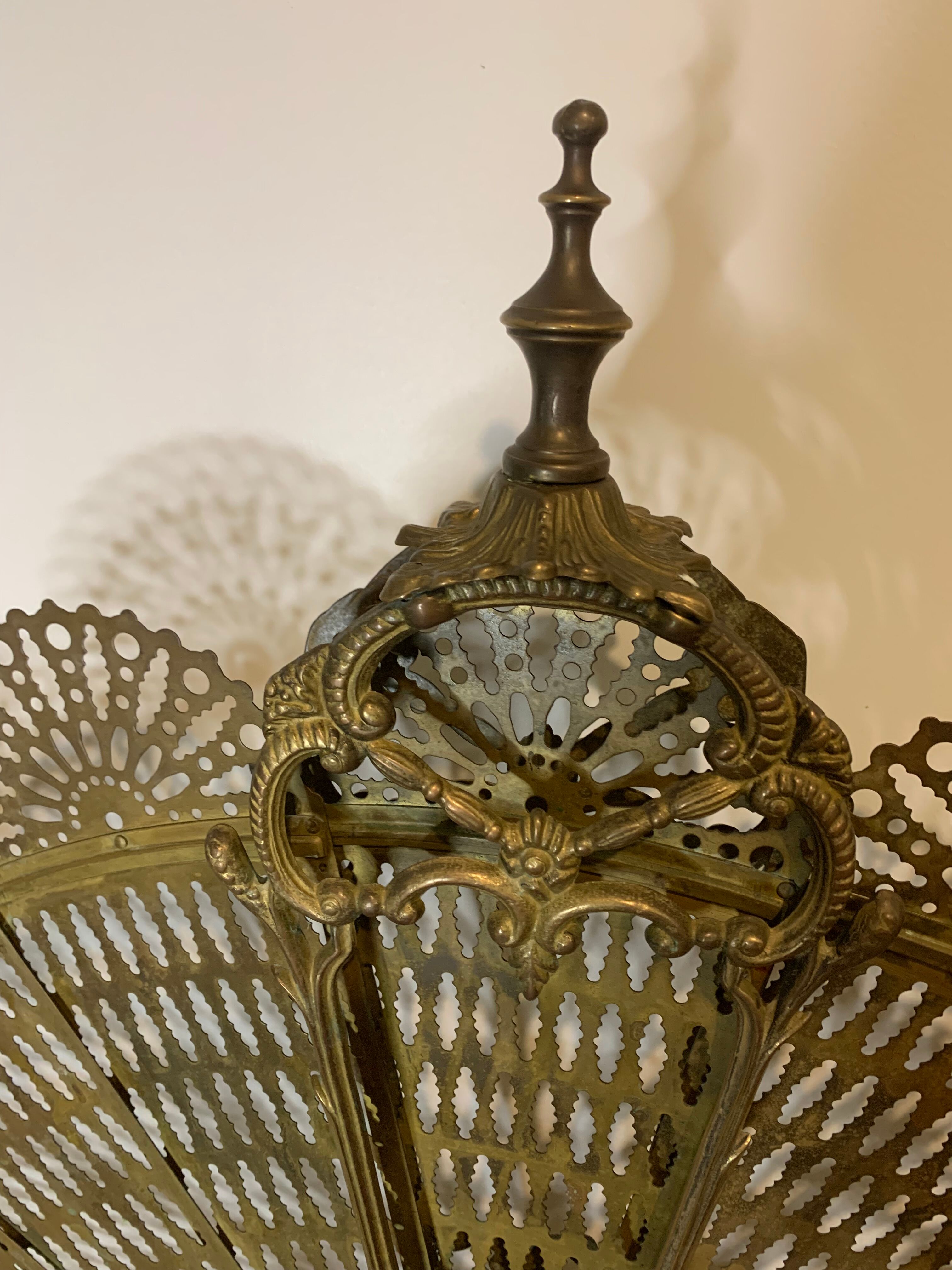 Firewall foldable fan "peacock" - brass bronze late nineteenth century