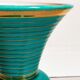 Vase art-déco en barbotine vert et or