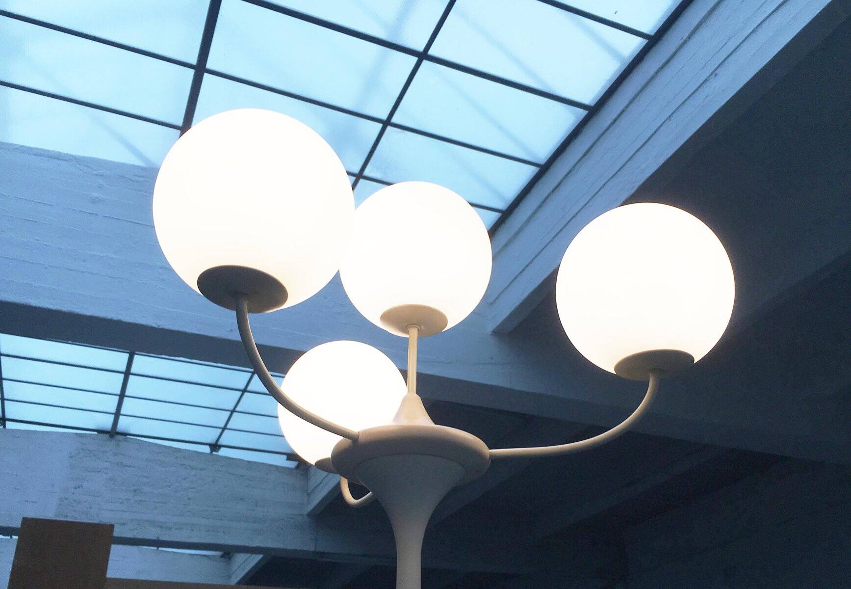 Lampe sur pied en verre et métal par E.R. Nele pour Temde, années 1960