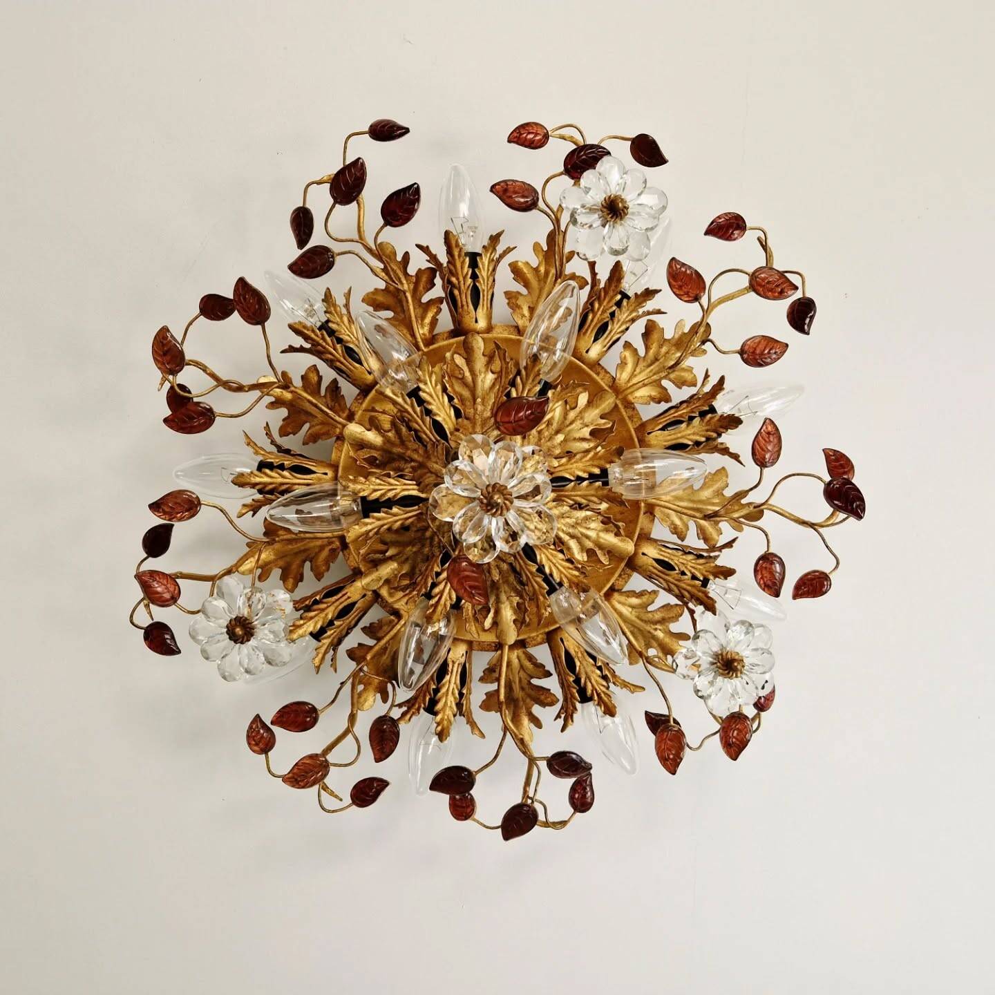 Large floral ceiling light in gilded metal and crystal, Banci Firenze, 1970.
