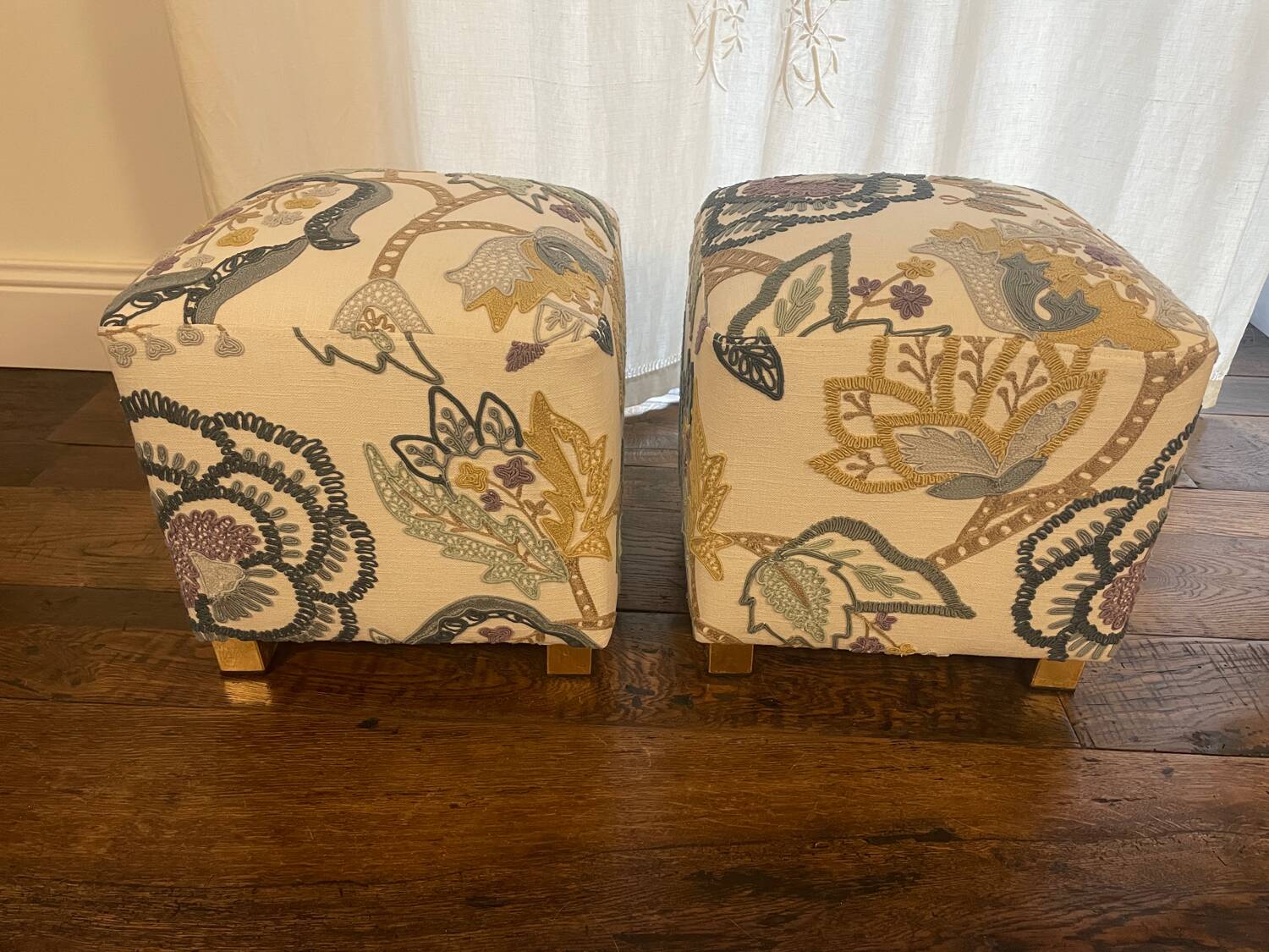 Pair of poufs