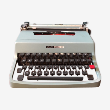 Olivetti typewriter, model Lettera 32