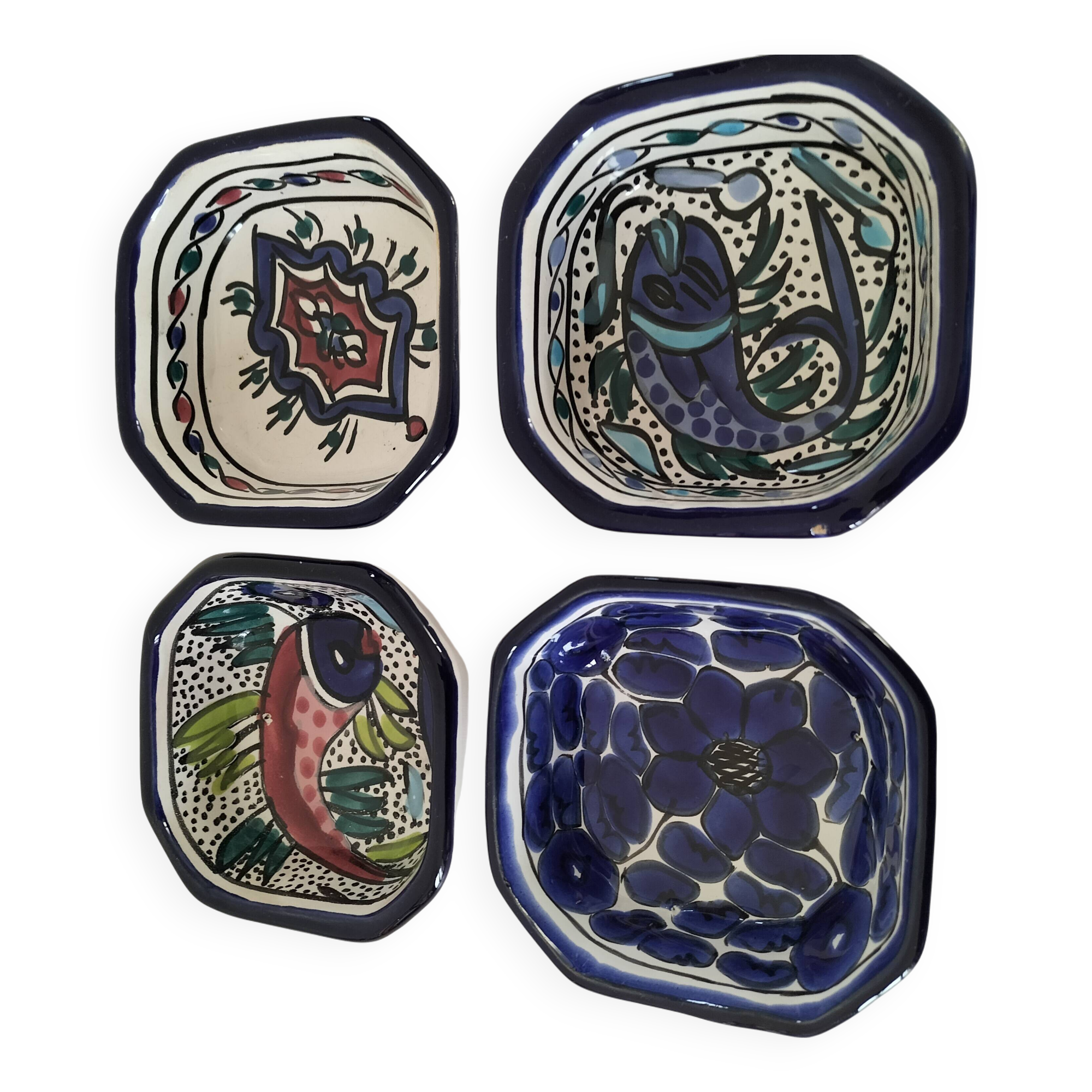 4 glazed earthenware bowls