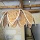 Suspension lotus en cannage vintage