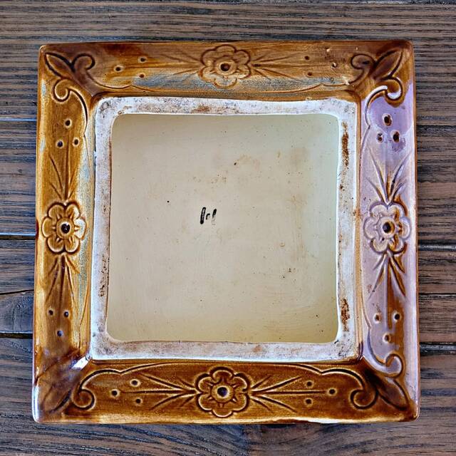 Barbotine trivet from Onnaing, Art Nouveau style, circa 1920.